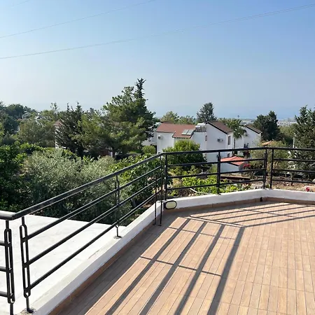 4 Bed Alsancak Girne * Lageia